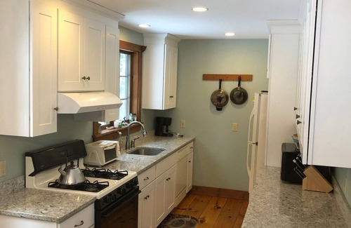 East Burke House | East Burke Cozy Cape Near biking trails & skiing, VAST trails; lvl 2 EV charger
