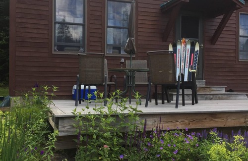 East Burke House | East Burke Cozy Cape Near biking trails & skiing, VAST trails; lvl 2 EV charger