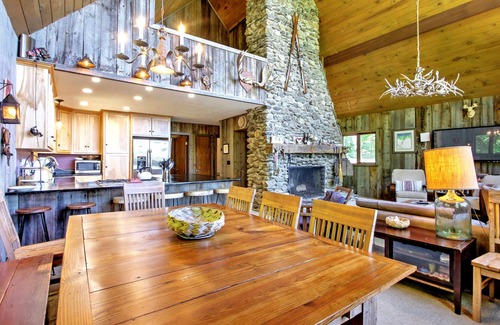 East Burke House | East Burke House w/Deck < 3 Mi to Kingdom Trails!