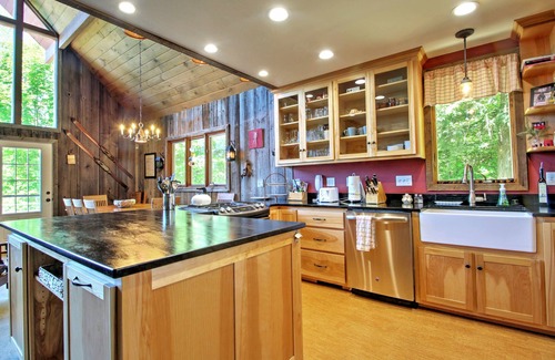 East Burke House | East Burke House w/Deck < 3 Mi to Kingdom Trails!