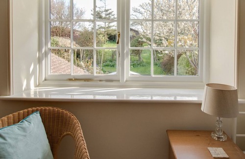 Weymouth Cottage | EAST COTTAGE, pet friendly, character holiday cottage in Weymouth
