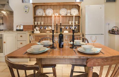 Gunnerton House | East Cottage Southlands Farm