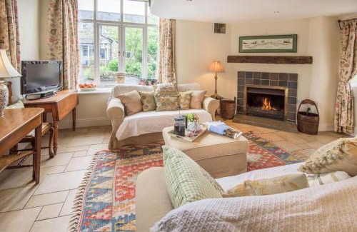 Gunnerton House | East Cottage Southlands Farm