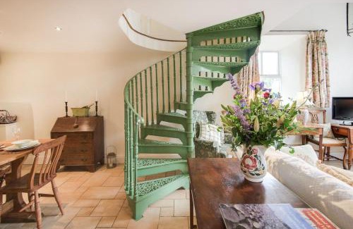 Gunnerton House | East Cottage Southlands Farm
