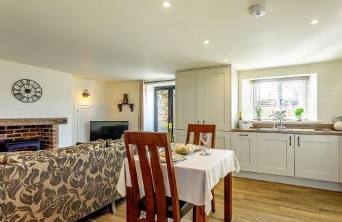 Highbridge House | East Cottage - Ukc4432