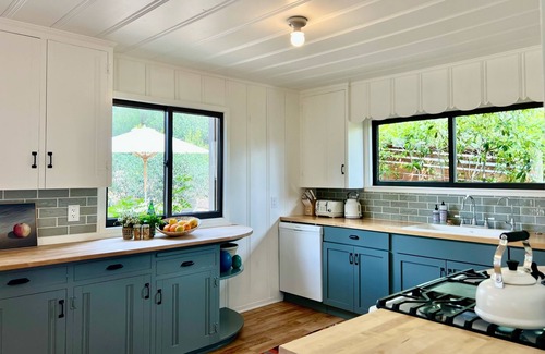 Ojai House | East End Cottage bordering Horn Canyon and The Thacher School
