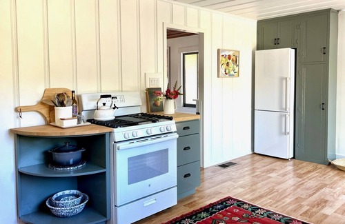 Ojai House | East End Cottage bordering Horn Canyon and The Thacher School