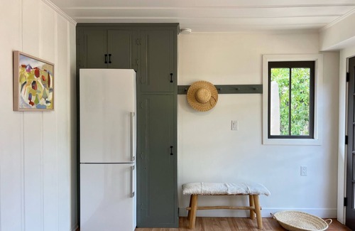 Ojai House | East End Cottage bordering Horn Canyon and The Thacher School