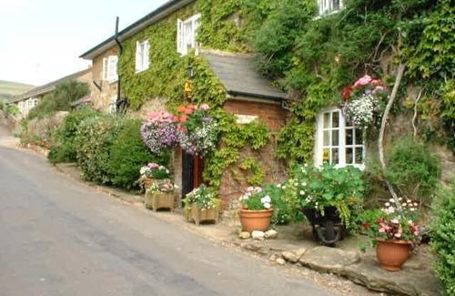 Abbotsbury Bed & Breakfast | East Farm House B&B