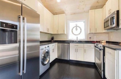 East Hampton North House | East Hampton (walking distance to village)
