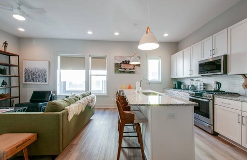Talbot's Corner House | East Nash Lux - 13 Beds City Views