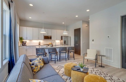 Talbot's Corner House | East Nash Oasis - 13 Beds - Going Fast