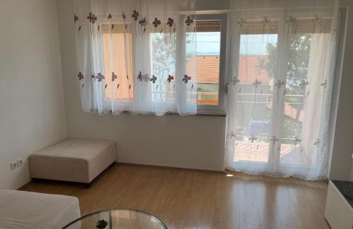 Sodici Apartment | East Side Flat