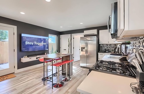 East Cesar Chavez House | East Side Masterpiece