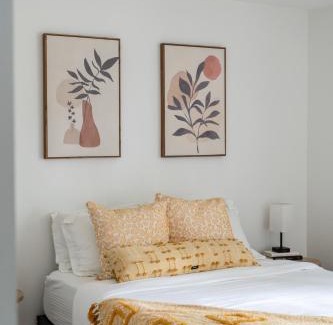 Milwaukee House | East Side Spa Retreat Near Lake