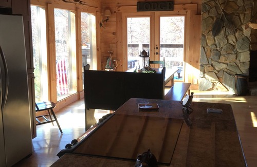 Hampton Cabin | East Tennessee Large Mountain Log Cabin