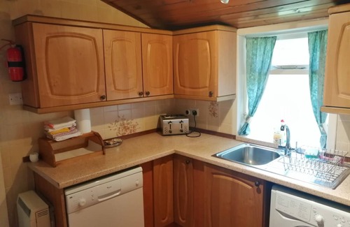 Biggar Cottage | East Twin, Carmichael Country Cottages. Pets welcome.