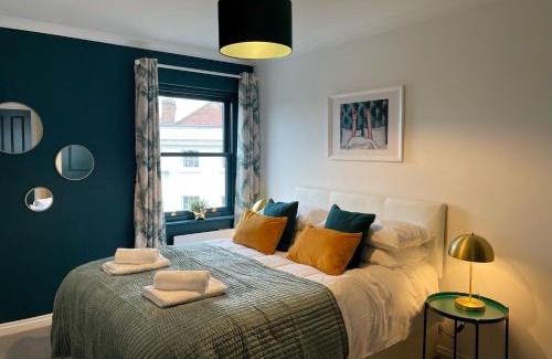 Chichester Apartment | East Walls Apartment