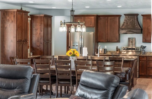 Zion National Park East Entrance House | East Zion Mesa Retreat| Luxury Meets Adventure