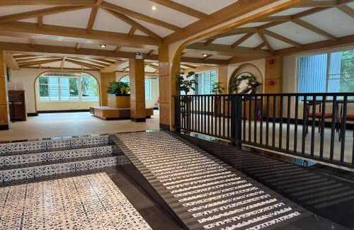Wat Ket Hotel | Eastan Golf View ChiangMai