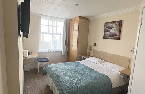 Eastbourne City Centre Hotel | Eastbourne Riviera Hotel