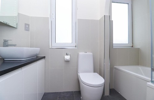 Eastbourne Seafront Apartment | Eastbourne Sea View Apartment