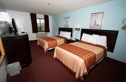Witmer Hotel | Eastbrook Inn