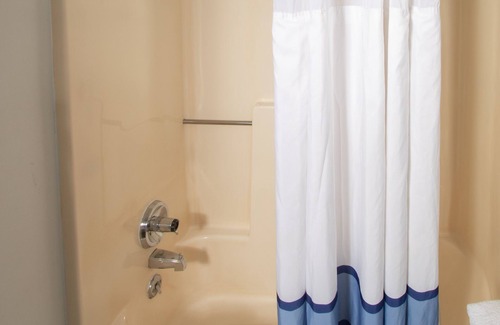Witmer Hotel | Eastbrook Inn