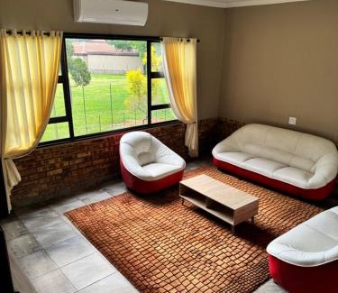 Magaliesberg House | EastClaire Guesthouse