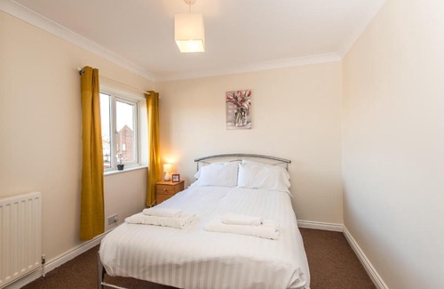 Langley Park House | Eastern Avenue