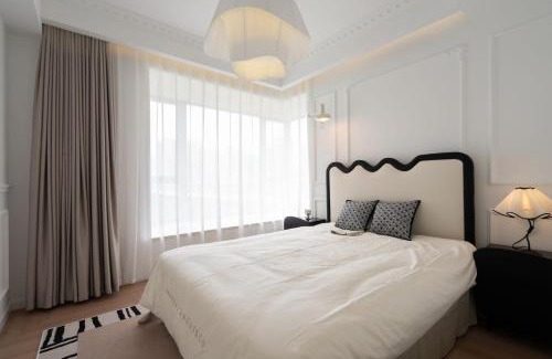 Shanghai Apartment | Eastern Hub - Bund Branch French Chic 3-Bedroom near Xintiandi Haiyue Garden