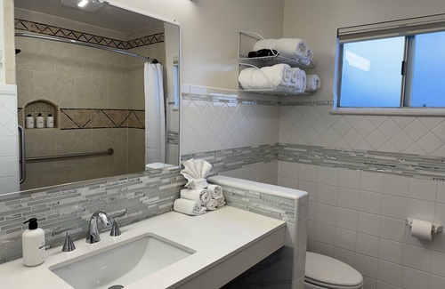 Independence Hotel | Eastern Sierra Motor lodge