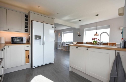 Newton by the Sea Cottage | EASTFIELD, pet friendly, with a garden in Low Newton-By-The-Sea