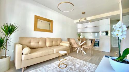 Alsóörs Apartment | Eastlake Apartman
