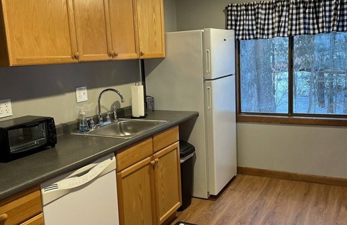 Grantham House | Eastman Home Sleeps 18 on Golf Course, Beach Access in Ski Country