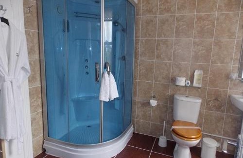 Roundham House | Easton Court Guest House