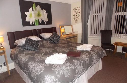 Roundham House | Easton Court Guest House