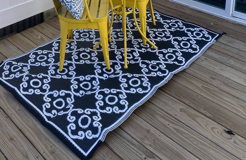 Easton House | Easton retro yellow house minutes from downtown!