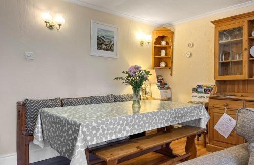 Castleton House | Eastry Cottage