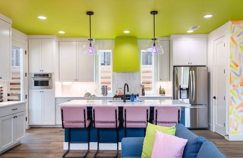 Rosewood House | Eastside Home w Awesome Yard—Golf, Pool, Firepit