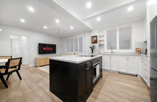 Rose Bay Apartment | Easy Access 2BR Flat with Parking in Rose Bay