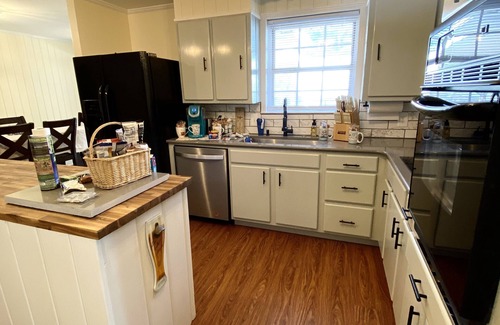 Nashville House | Easy access~3BR/n3 baths FAST Access to downtown minutes from Nashville airport