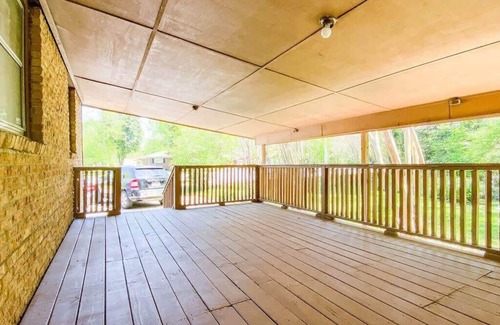 Normal House | Easy Access to Downtown - The Blue Spring Oasis
