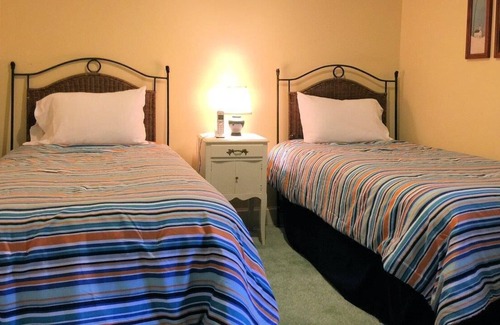 Bromley Mountain Condo | Easy access to Plaza trail from this Bromley Birches condo