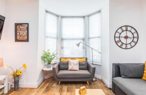 Southsea Apartment | Easy By The Beach