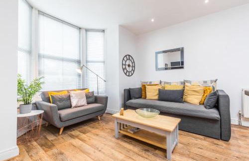 Southsea Apartment | Easy By The Beach