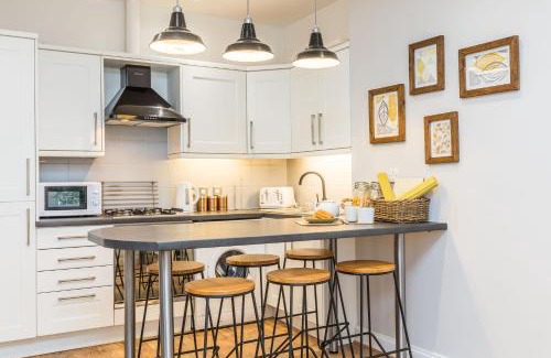 Southsea Apartment | Easy By The Beach