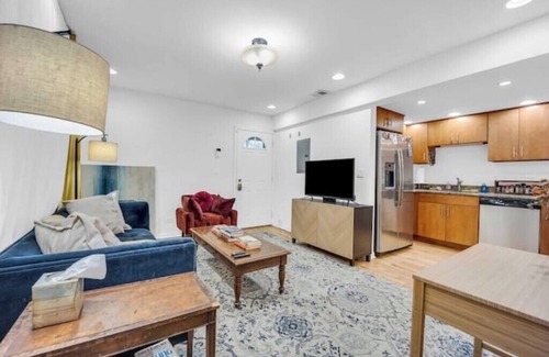 Logan Square House | Easy city living 2 bed 2 bath with private patio