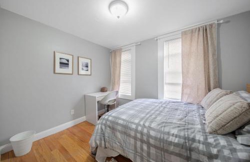 Columbus Park - Andrew Square Apartment | Easy Commute South Boston 4BR 1BTH Apartment