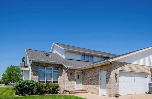 Appleton House | -Easy Eastowne Living - 3 Br